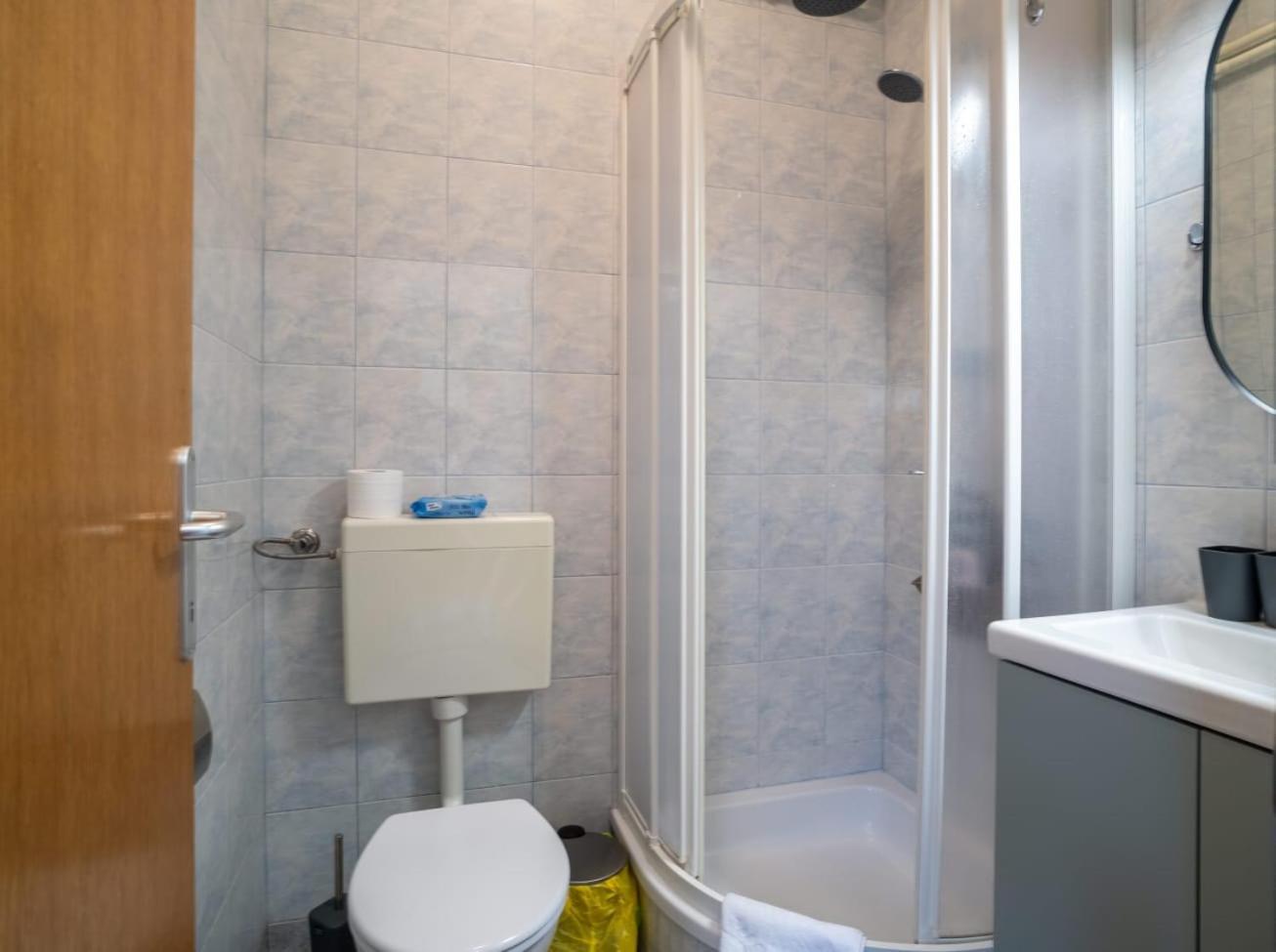 Apartman Mihovil Госпич Экстерьер фото